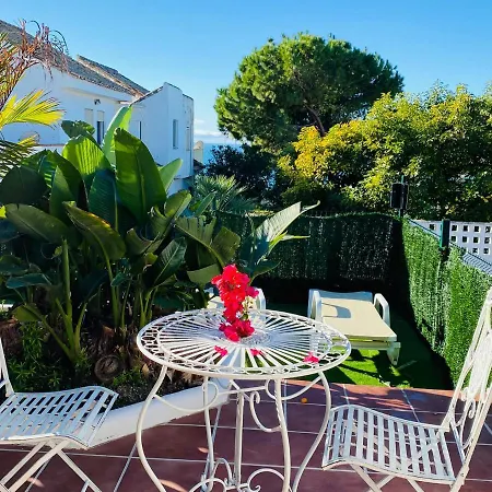 With Tropical Garden And Sea Water Pool Appartement Marbella