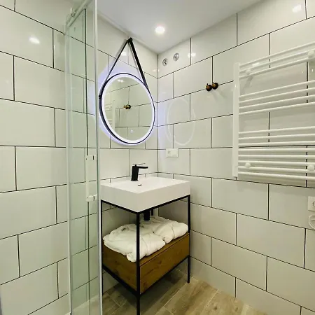 Studio-near The Beach, Bbq And Seawater Pool Apartment *