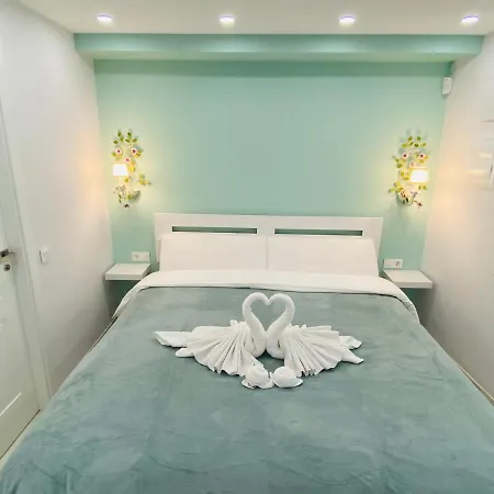 Appartement With Tropical Garden And Sea Water Pool