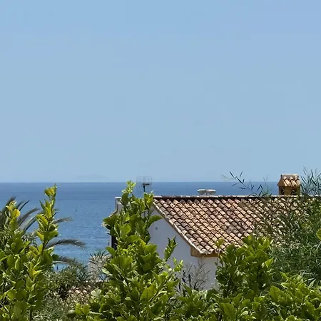 With Tropical Garden And Sea Water Pool Lägenhet Marbella