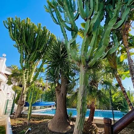 דירה With Tropical Garden And Sea Water Pool *