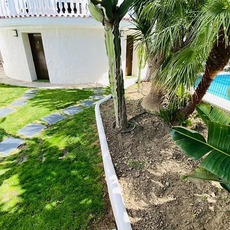 דירה With Tropical Garden And Sea Water Pool