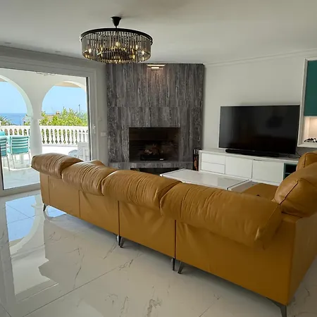 Apartment With Tropical Garden And Sea Water Pool *