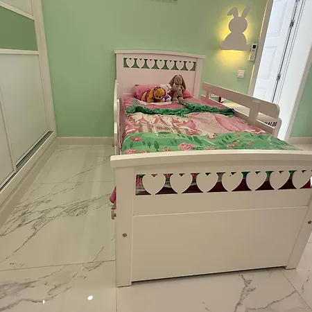 With Tropical Garden And Sea Water Pool מארבלה