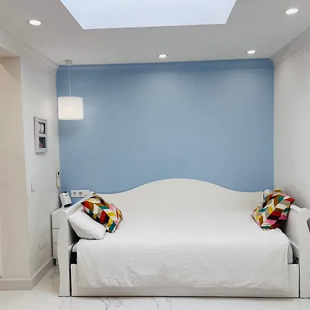 With Tropical Garden And Sea Water Pool מארבלה