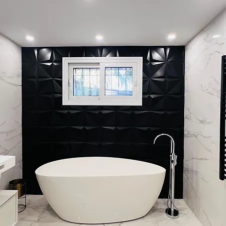 With Tropical Garden And Sea Water Pool * מארבלה