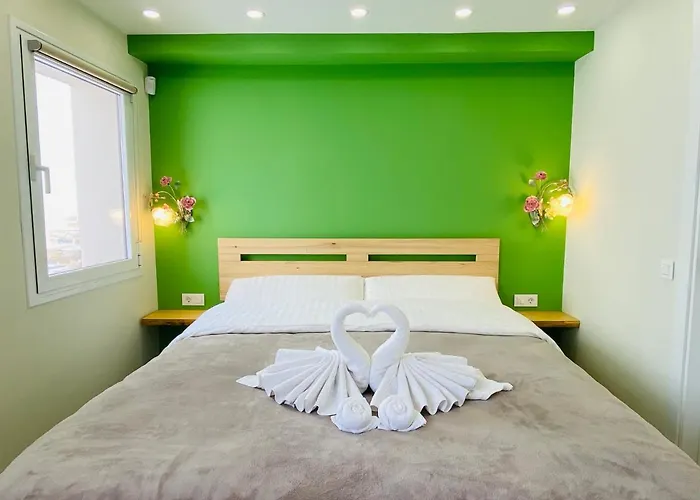 With Tropical Garden And Sea Water Pool Appartamento Marbella