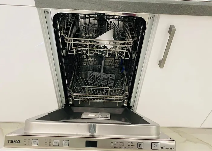 With Tropical Garden And Sea Water Pool Appartamento Marbella