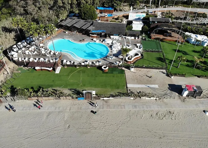 With Tropical Garden And Sea Water Pool Apartmán Marbella