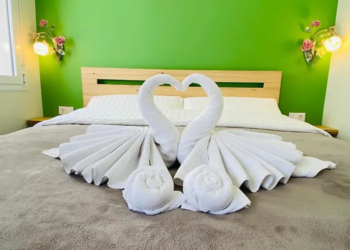 With Tropical Garden And Sea Water Pool Appartamento