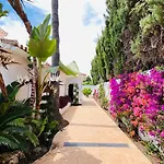 Appartement With Tropical Garden And Sea Water Pool