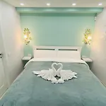 Appartement With Tropical Garden And Sea Water Pool