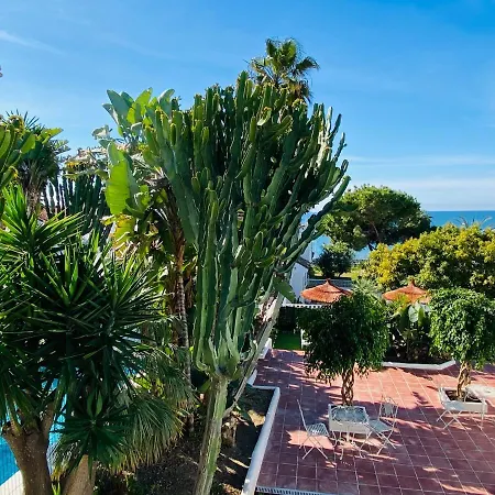 With Tropical Garden And Sea Water Pool Apartment *