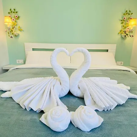 شقة With Tropical Garden And Sea Water Pool