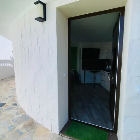 شقة With Tropical Garden And Sea Water Pool