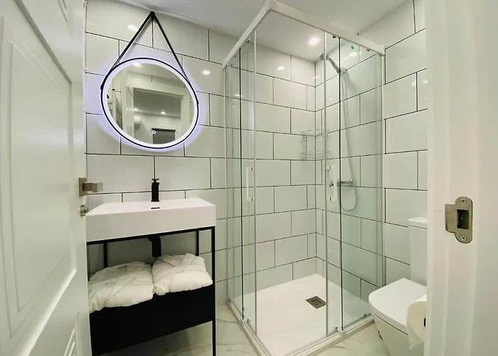 Apartament With Tropical Garden And Sea Water Pool Marbella