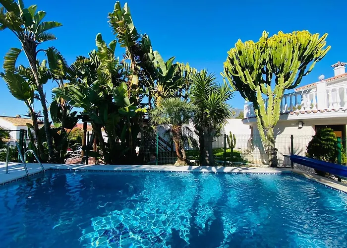 Apartament With Tropical Garden And Sea Water Pool Marbella