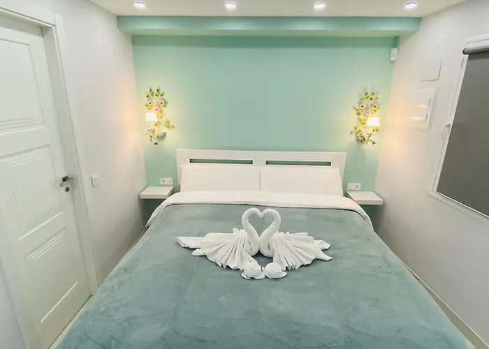 Apartament With Tropical Garden And Sea Water Pool